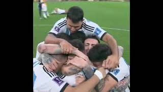 優勝した瞬間メッシに抱きつくチームメイト #カタールワールドカップ #アルゼンチン #リオネル・メッシ
